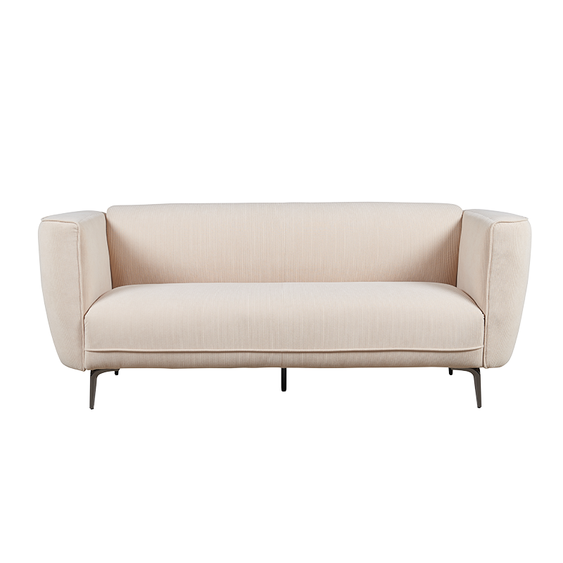 Nowoczesna, sztruksowa sofa z podwójnymi siedziskami i metalowymi nogami